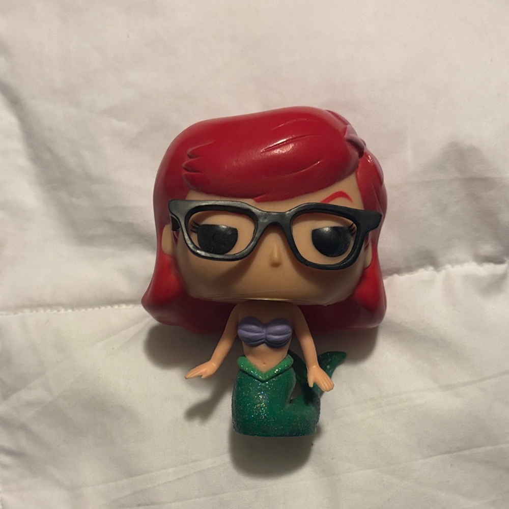 Funko Pop Disney x Hot Topic Ariel The Little Mermaid with glasses (no box)